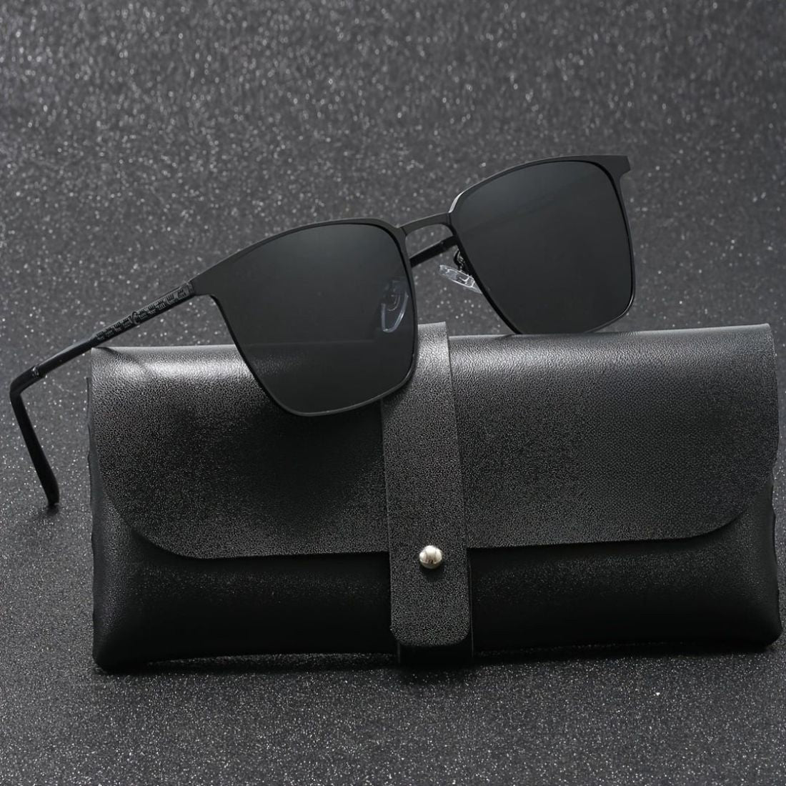Men's sunglasses with polarized TAC lenses
