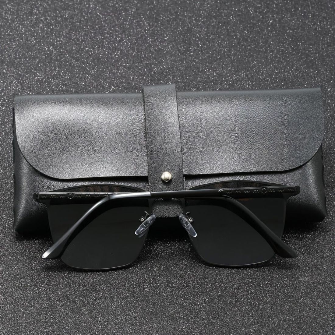 Men's sunglasses with polarized TAC lenses