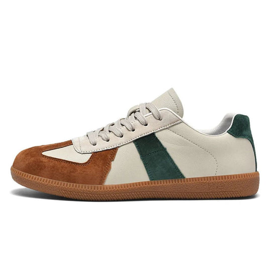 Klassische Low Top Sneakers