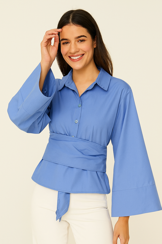 Bluse mit Bindegürtel und weiten Ärmeln