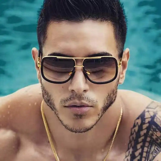 Fashionable men's sunglasses in vintage pilot style with UV400 protection