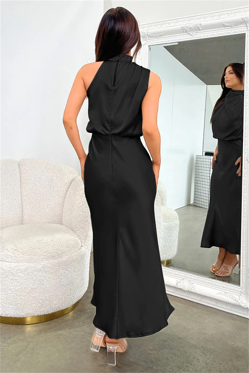 Carmen | Elegant aftonklänning med halterneck för damer