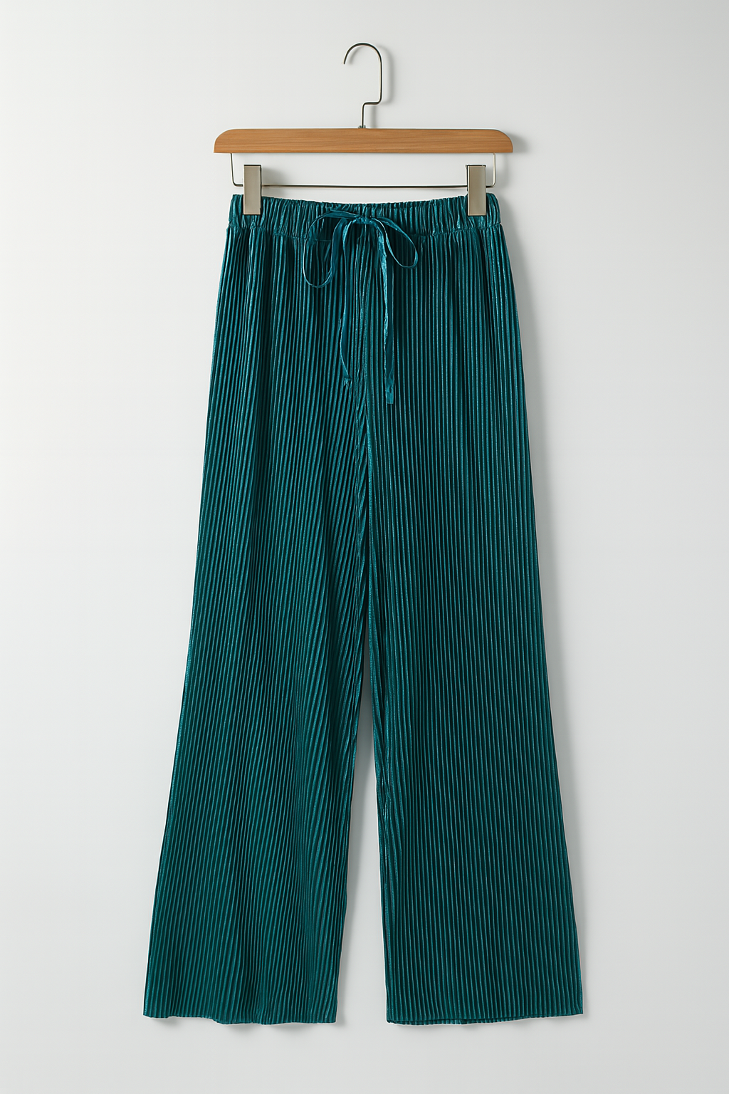 Pleated pants with wide leg and drawstring