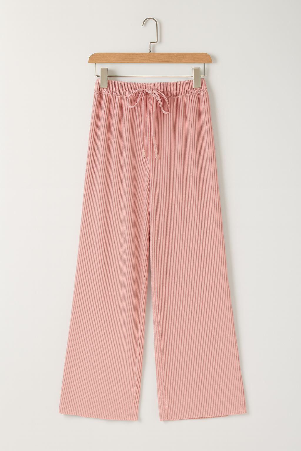Pleated pants with wide leg and drawstring
