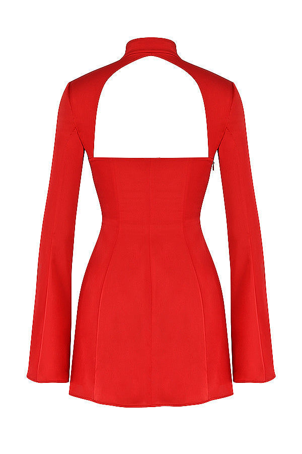 Rotes Minikleid mit langen Ärmeln und hohem Ausschnitt