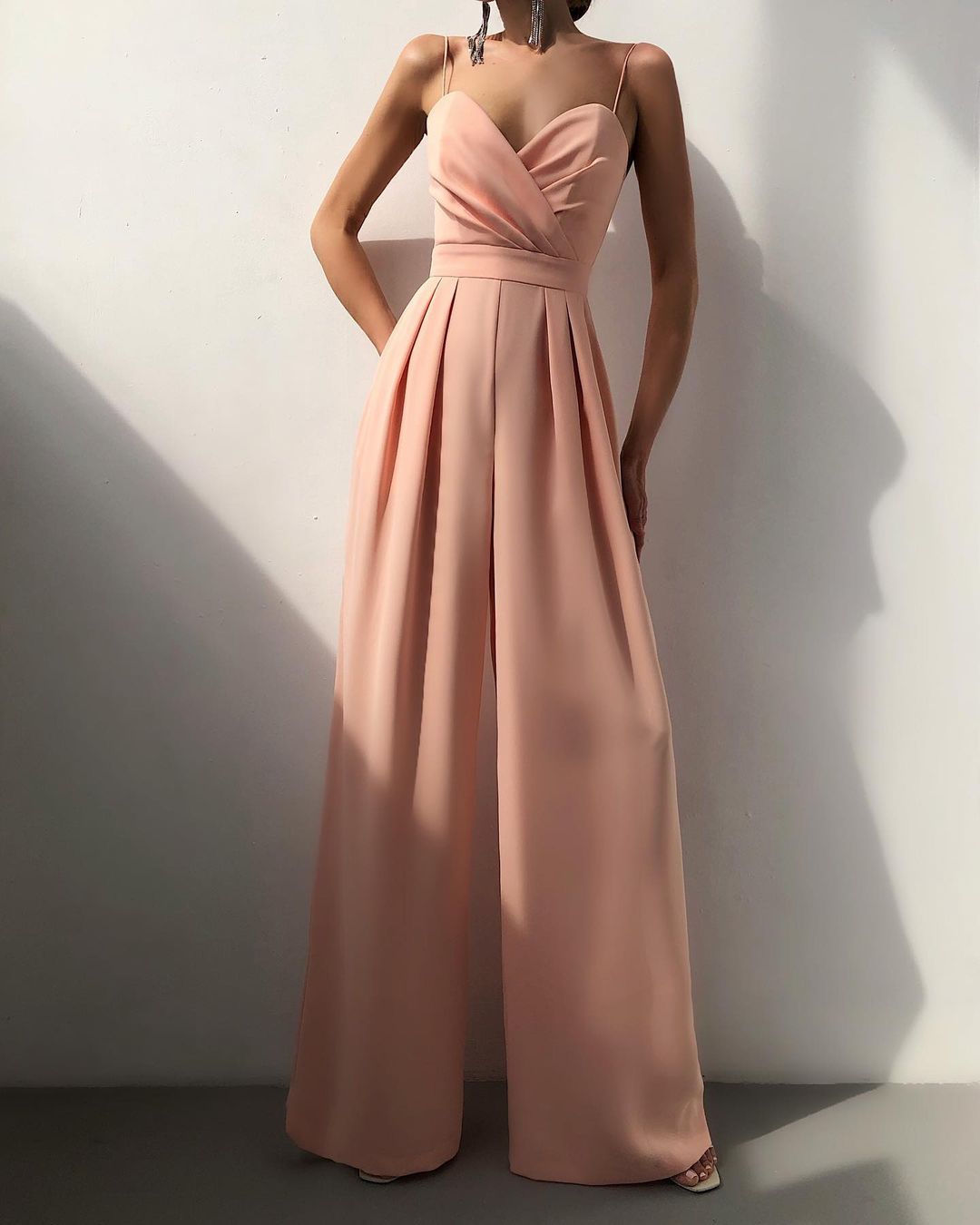 Elegant jumpsuit för dam för bröllop med spagettiband
