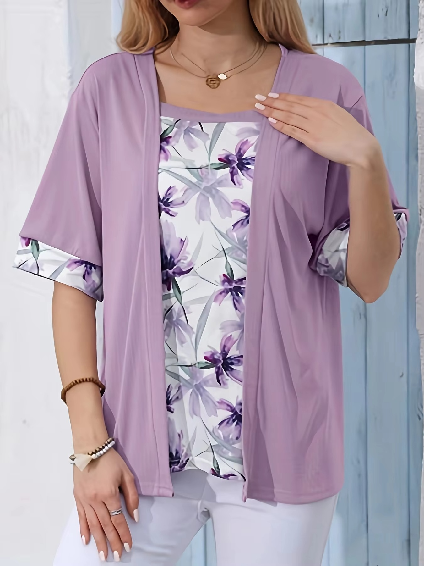 Variant image for Carlotta | Modisches T-Shirt Damen mit Print und Elegantem Square-Kragen-6