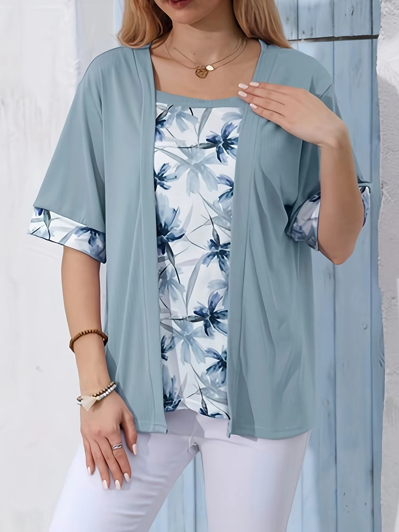 Carlotta | Modisches T-Shirt Damen mit Print und Elegantem Square-Kragen