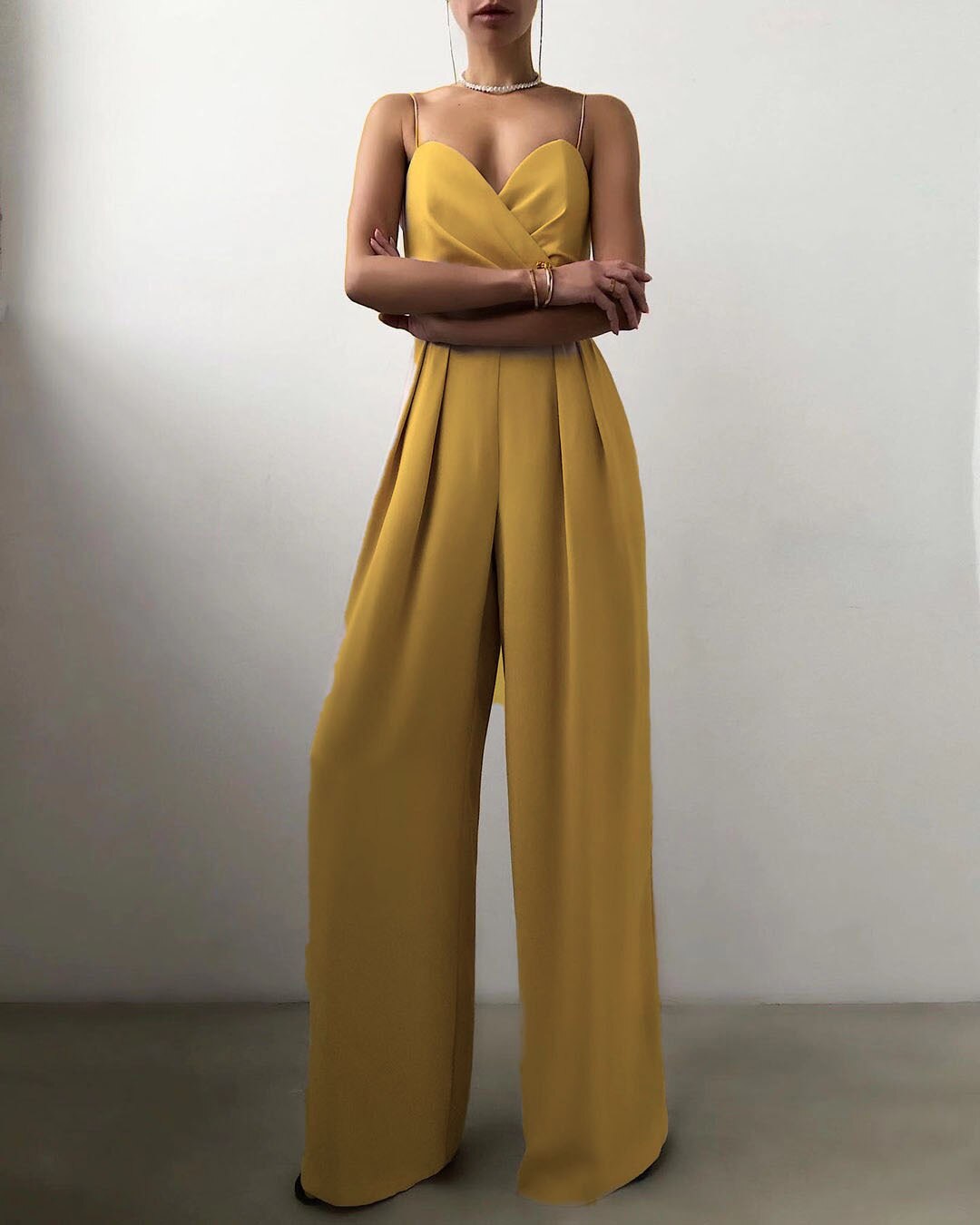 Variant image for Beatrix | Eleganter Damen Jumpsuit für Hochzeit mit Spaghettiträgern-31