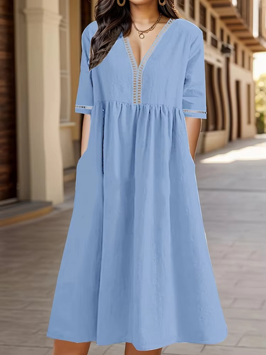 Carlotta | Luftiges Damenkleid mit V-Ausschnitt für Sommer und Strand