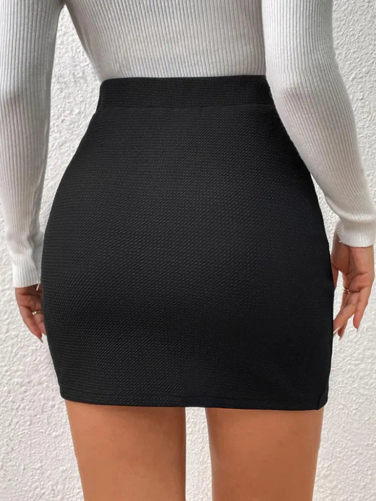 Schwarzer Minirock für Damen mit Schlitz