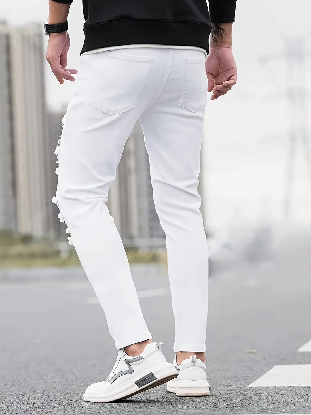 Slim-fit men's jeans made from stretch denim