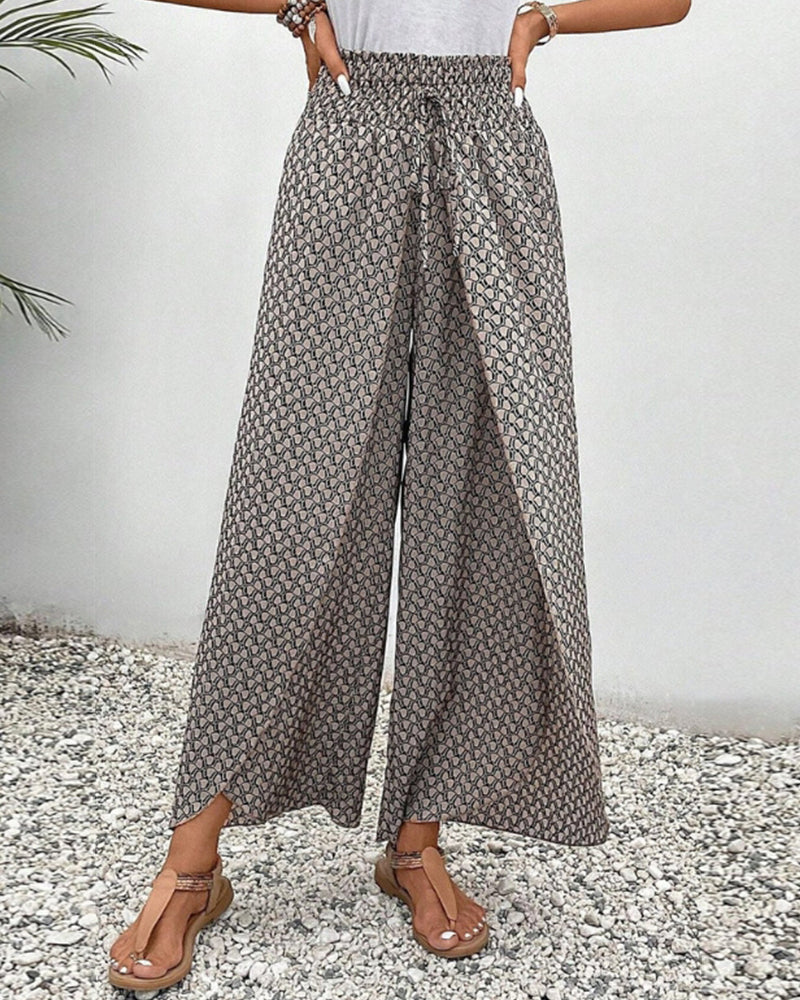 Shortened women's pants with wide leg