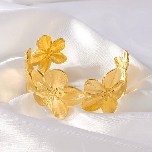 Wasserfestes Damenarmband aus Edelstahl mit Elegantem Blumenmotiv