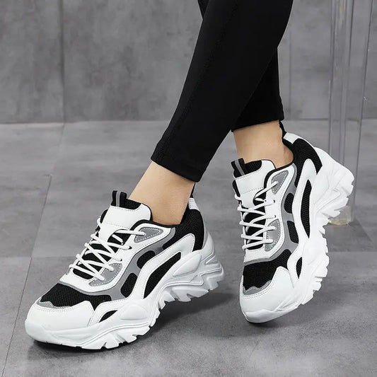 Weiße Damen-Sneaker mit dicker Sohle und reflektierendem Design – Bequeme Freizeitschuhe 0