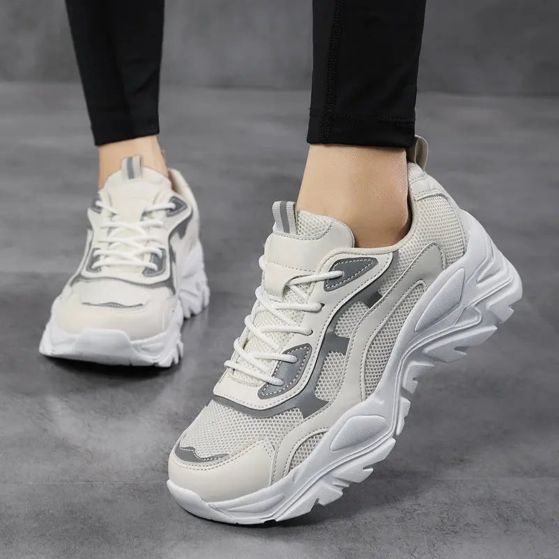 Weiße Damen-Sneaker mit dicker Sohle und reflektierendem Design – Bequeme Freizeitschuhe 5
