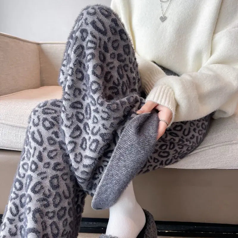Pantaloni a gamba larga da donna con motivo leopardato