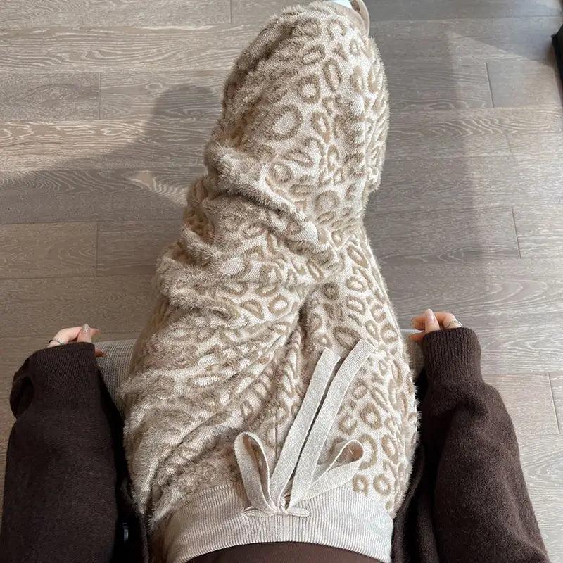 Pantaloni a gamba larga da donna con motivo leopardato