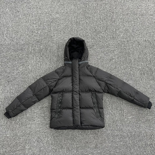 Chaqueta de plumón cálida y moderna