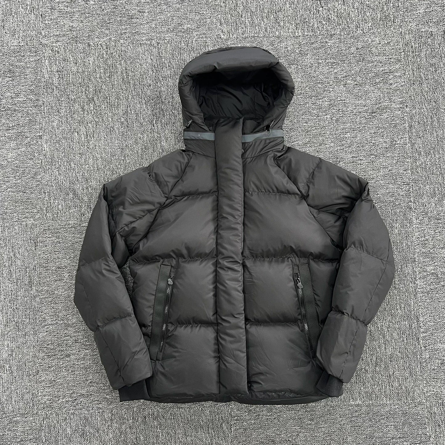 Chaqueta de plumón cálida y moderna