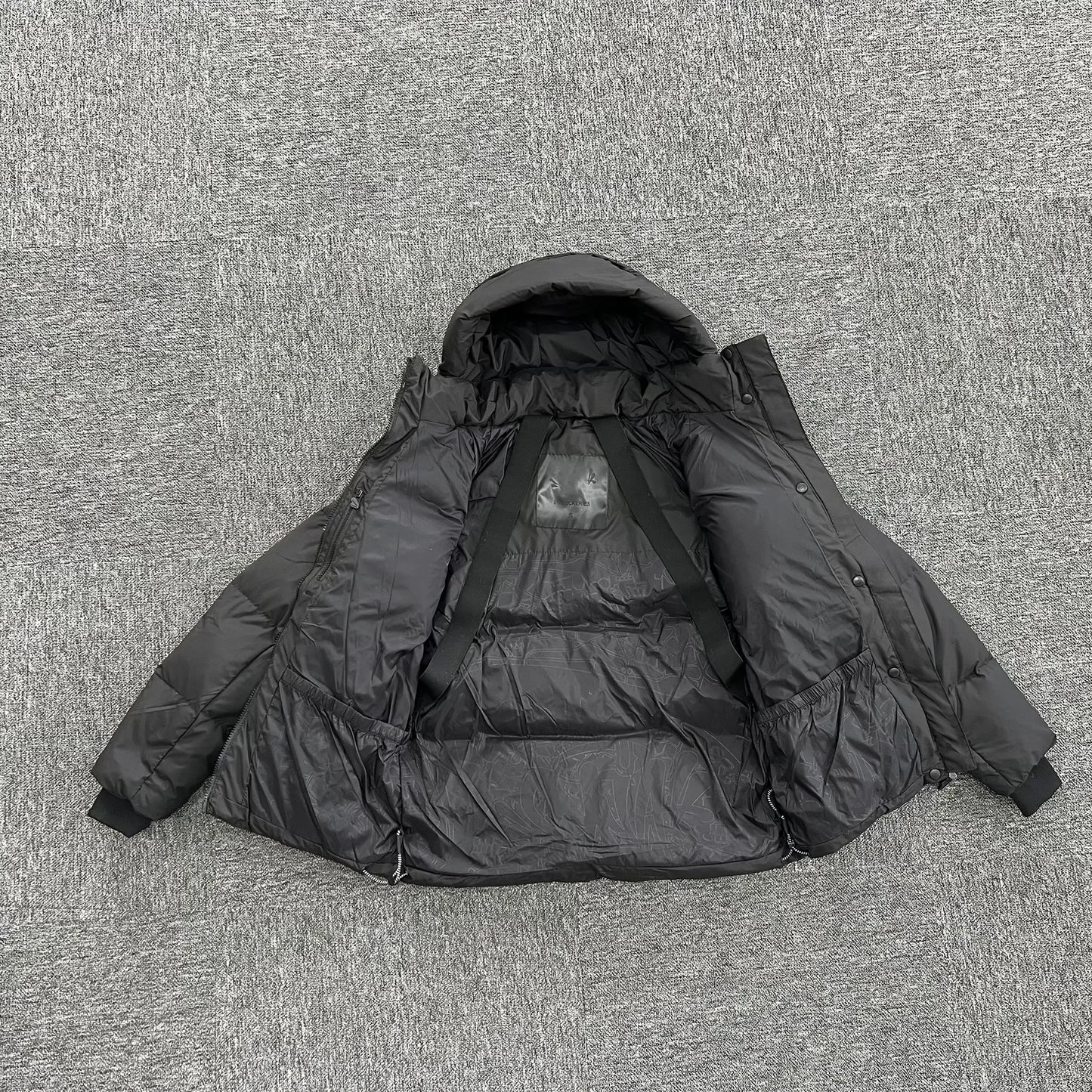 Chaqueta de plumón cálida y moderna