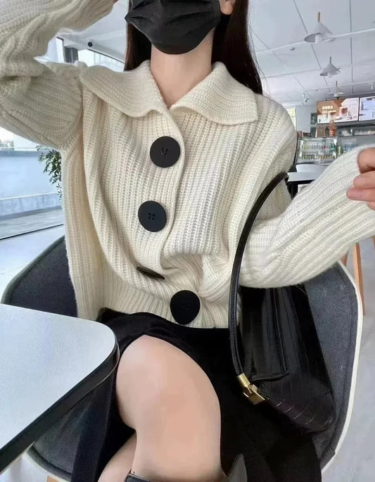 Wolle Damenpullover mit Knopfkragen