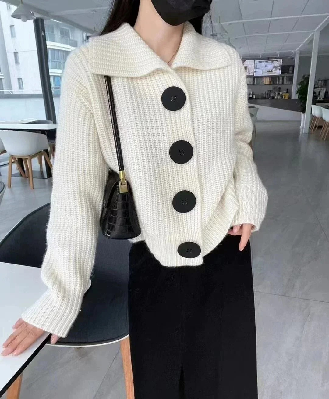 Wolle Damenpullover mit Knopfkragen