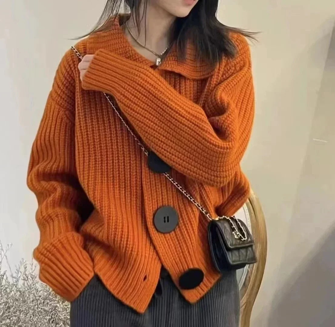 Wolle Damenpullover mit Knopfkragen