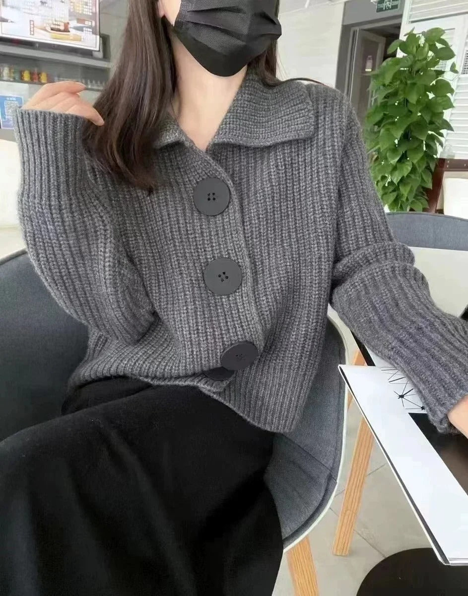 Wolle Damenpullover mit Knopfkragen