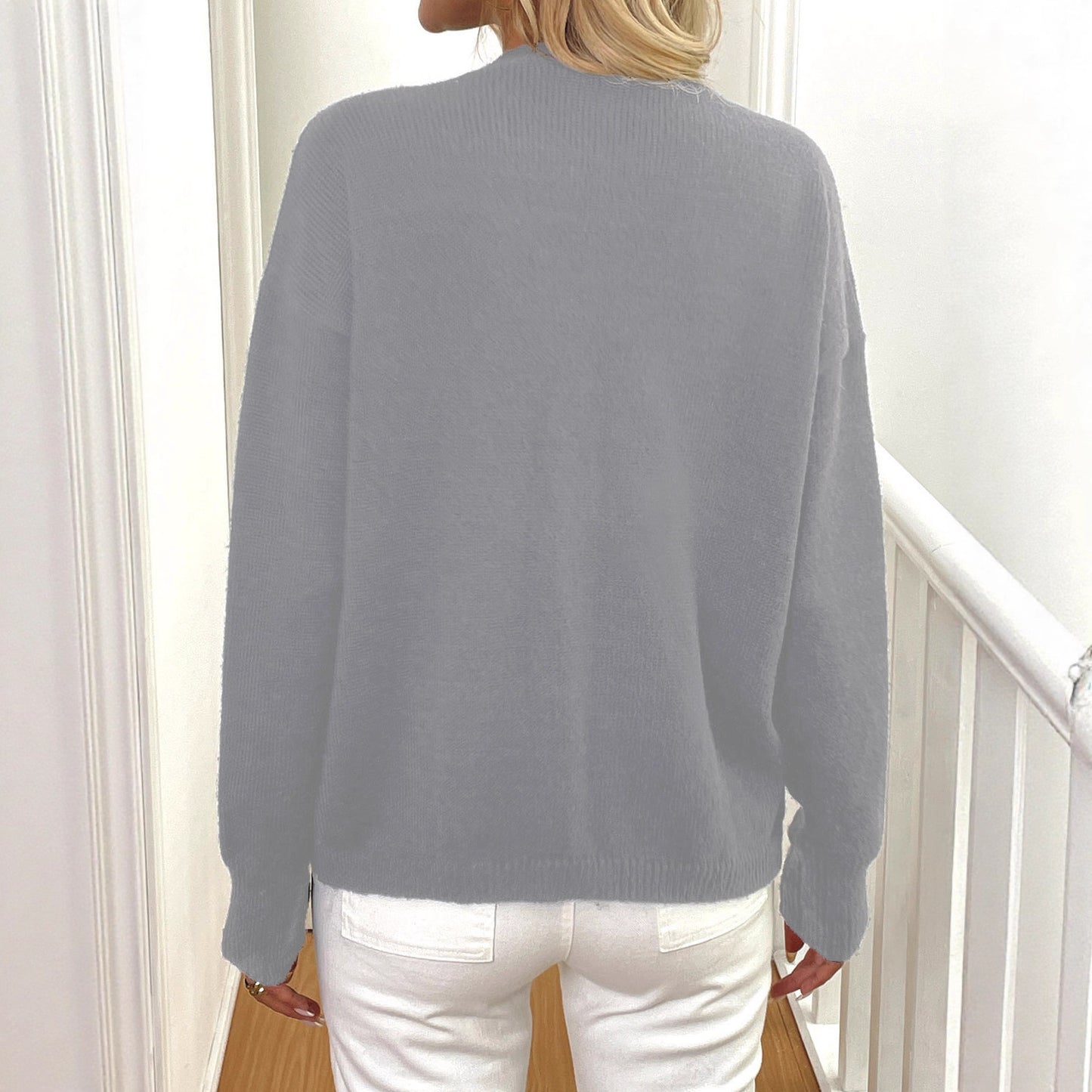 Elegant knit cardigan with large buttons