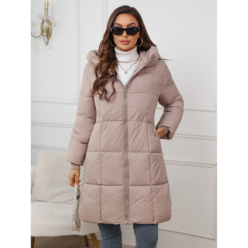 Warme Daunenjacke mit Kapuze 7