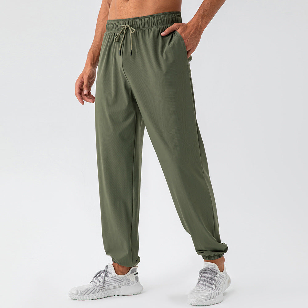 https://cdn.shopify.com/s/files/1/0844/6001/1865/files/bequeme-aktive-sommerhosen-maenner-Armeegrun.jpg?v=1741348341