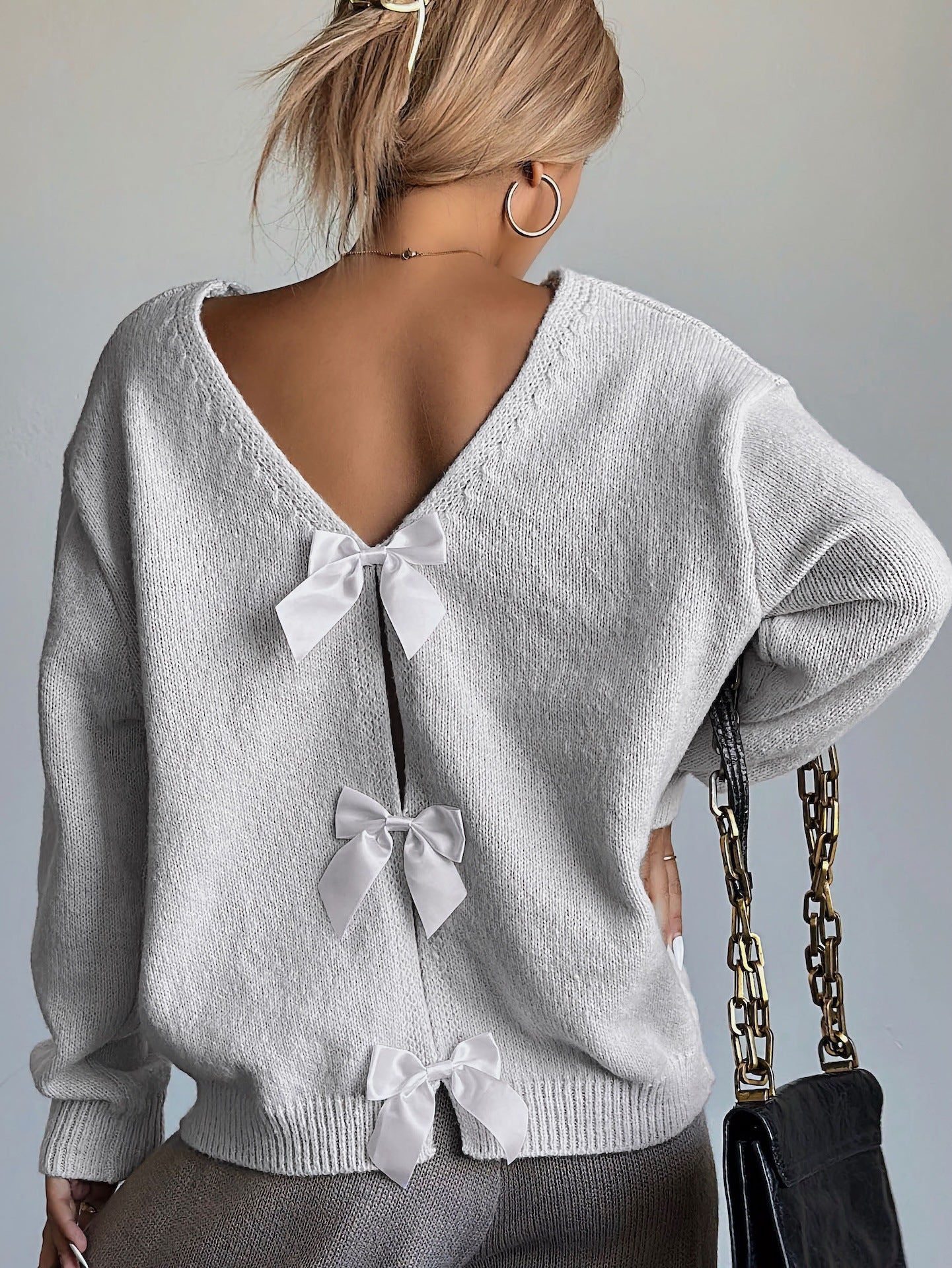 Damenpullover mit Rückenausschnitt und Schleifen-Detail – Weicher Strickpullover in Lockere Passform, Ideal für Alltag und besondere Anlässe 6
