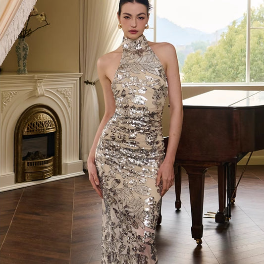 Luxuriöses Abendkleid mit Pailletten