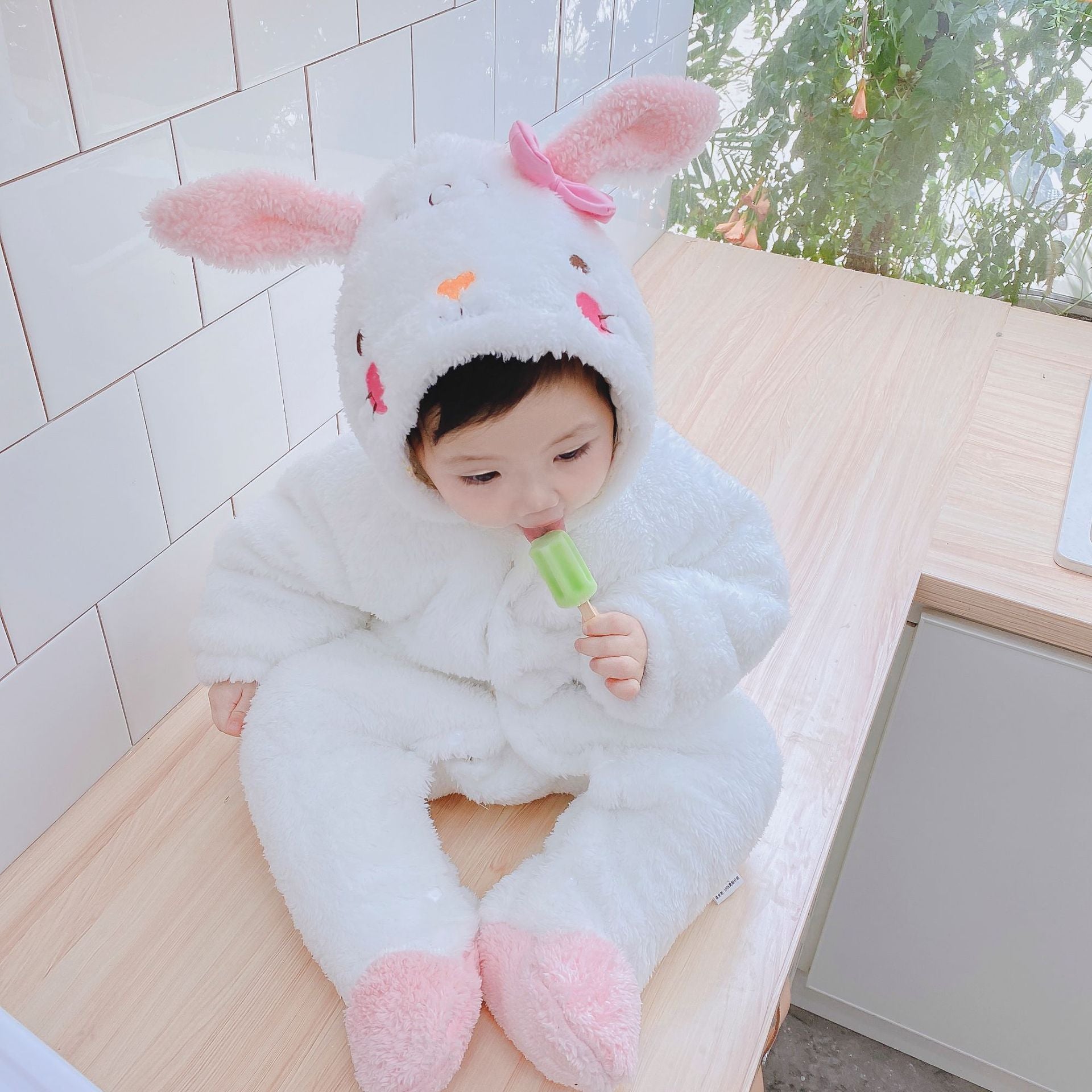 Flauschiger Baby-Strampler mit Tierkapuze 2