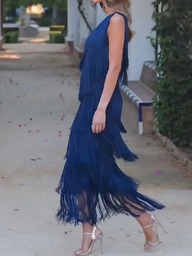 Bella | Festliches Damenkleid mit Asymmetrischen Rändern