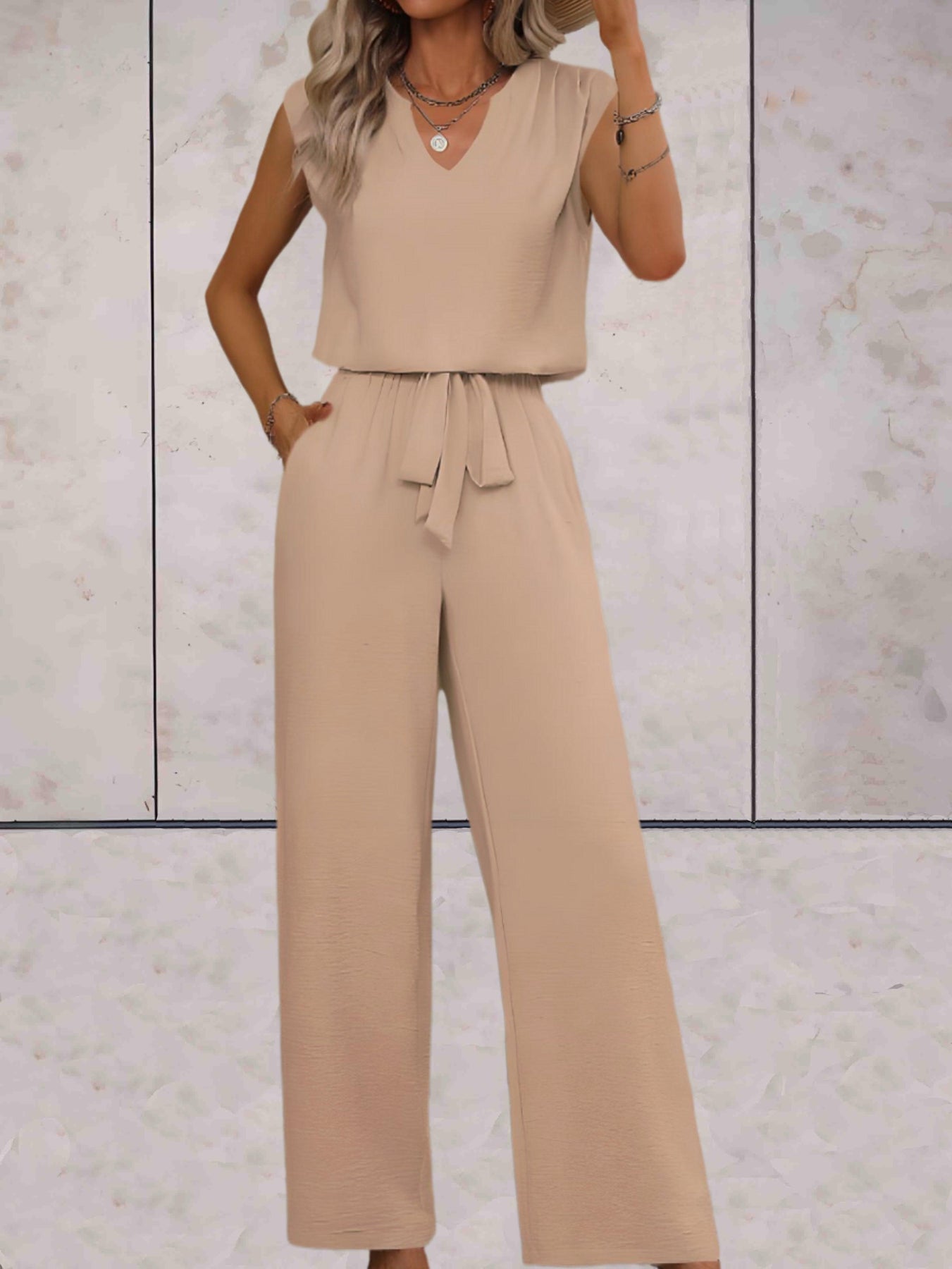Variant image for Camilla | Elegantes Ärmelloses Blusenset mit Spitzenhals und Hosen-6