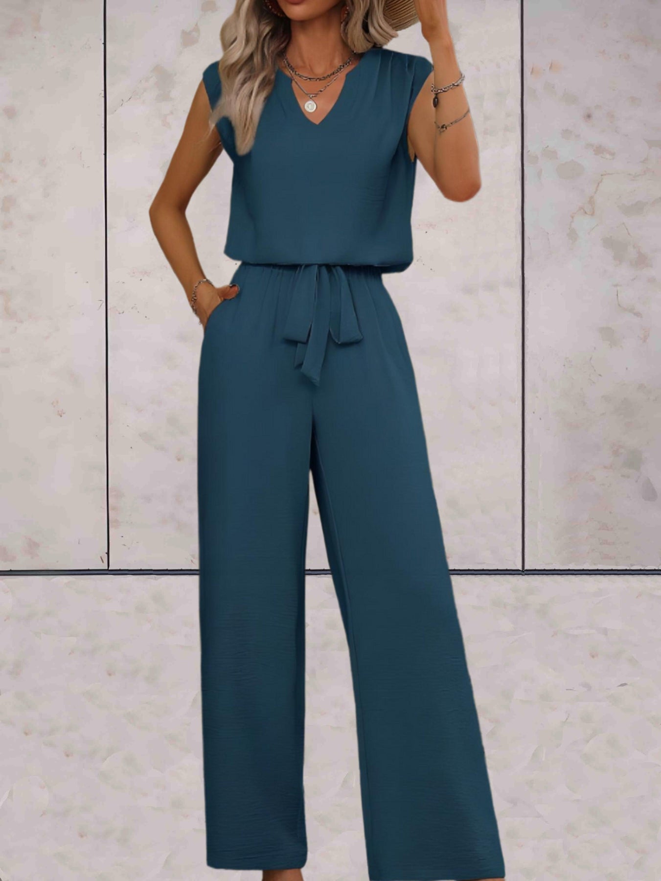 Variant image for Camilla | Elegantes Ärmelloses Blusenset mit Spitzenhals und Hosen-16